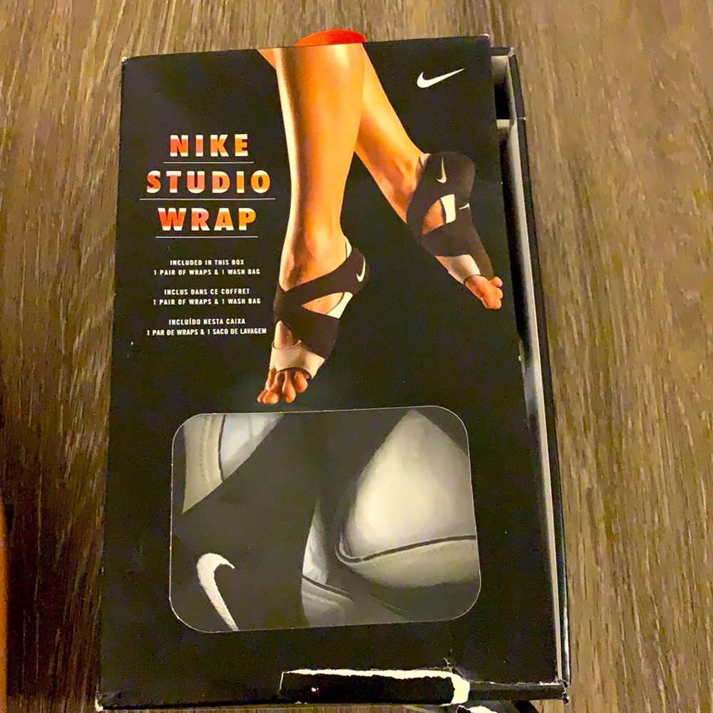 Nike studio wrap dance shoes BNIB